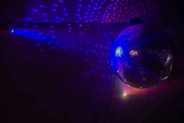 Boule Disco Avec Des Rayons Lumineux Boîte Nuit Fond Soirée — Photo