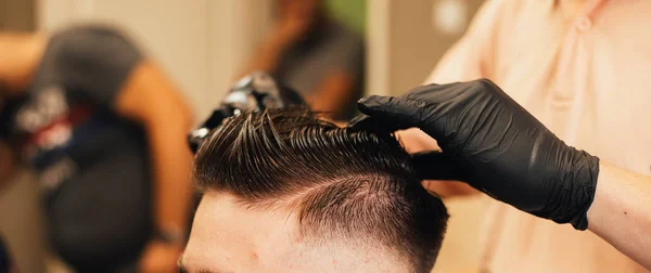 Cropped Shot Young Man Being Trimmed Professional Electric Clipper Machine — Stock Photo, Image