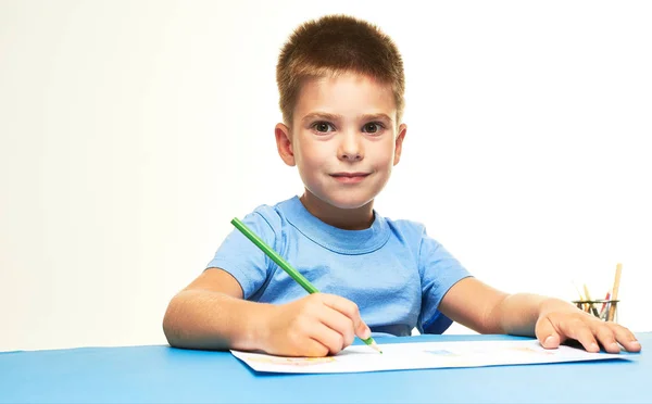 Menino Feliz Desenho Lápis Mesa — Fotografia de Stock