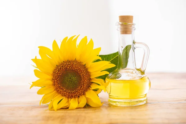 Close View Beautiful Yellow Sunflower Bottle Sunflower Oil — Stock Photo, Image