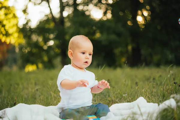 Lindo Niño Aire Libre Verano — Foto de Stock