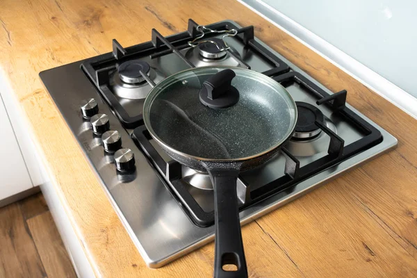 Close View Frying Pan Stove Wooden Counter Kitchen — 스톡 사진