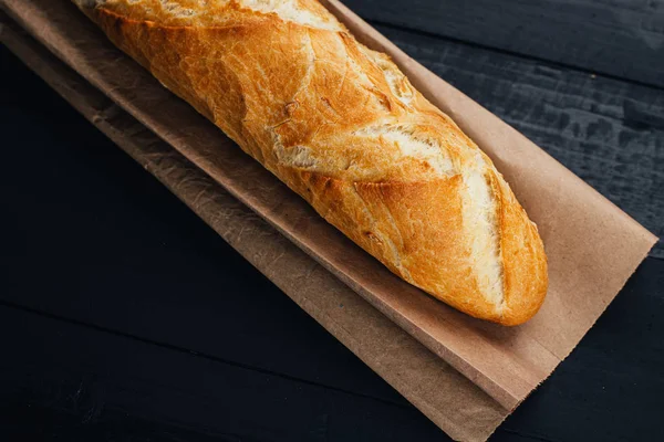 Vue Dessus Délicieux Pain Frais Fait Maison Sur Fond Bois — Photo