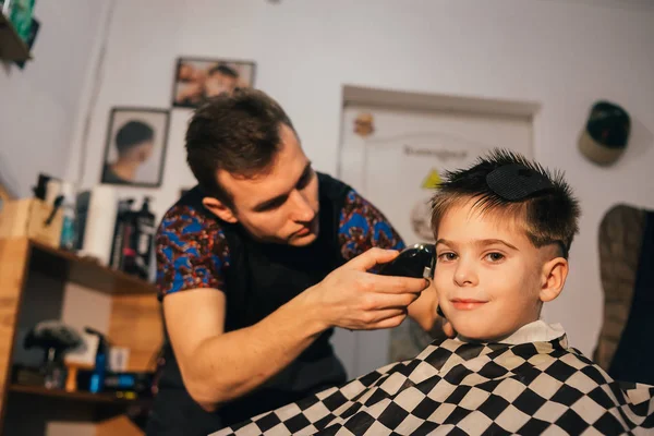 Barber Making Haircut Cute Little Boy Hair Salon — Stock Photo, Image