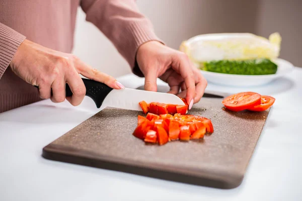 Close Partial View Woman Chopping Fresh Tomato Healthy Salad — Stok Foto