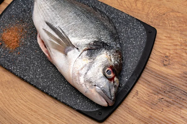 Close View Fresh Raw Fish Spice Chopping Board Wood Table — Stok Foto