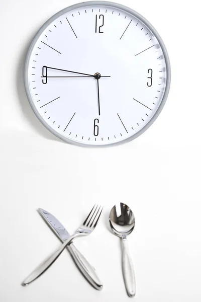 Top View Shiny Cutlery Clock White Background — 스톡 사진