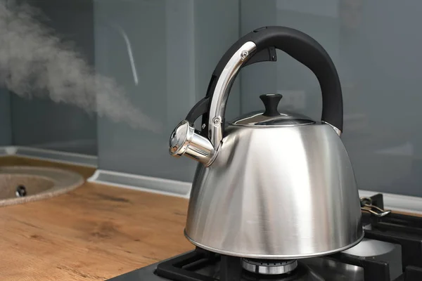 Close View Metal Kettle Boiling Steam Kitchen — Stock Photo, Image