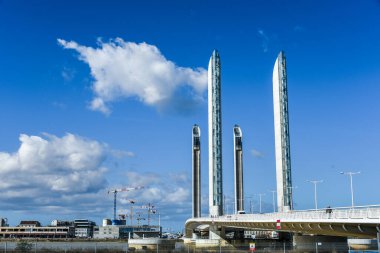 Chaban Delmas köprü Bordeaux (Fransa), en yüksek ve en uzun dikey köprü Avrupa'nın ikmal