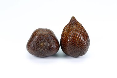 Beyaz arkaplan üzerinde Salak meyvesi (Salacca Zalacca) izole edilmiş
