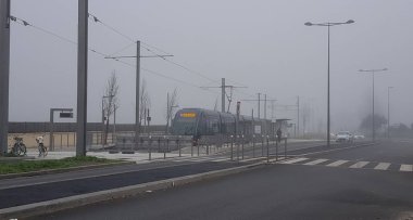 Sisli havada tramvay durağı