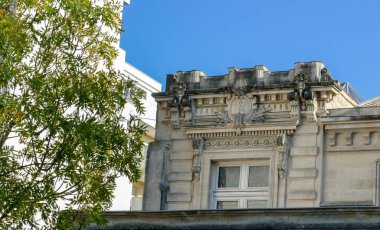 Mimari süsler ve heykeller detaylar