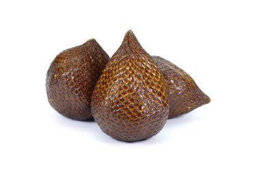 Beyaz arkaplan üzerinde Salak meyvesi (Salacca Zalacca) izole edilmiş
