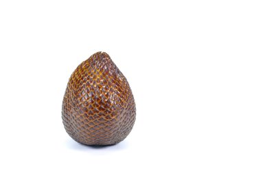 Beyaz arkaplan üzerinde Salak meyvesi (Salacca Zalacca) izole edilmiş