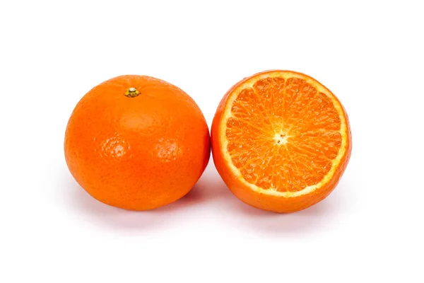 Clementine Hele Vruchten Vruchten Stukken Gesneden Wit Geïsoleerd — Stockfoto