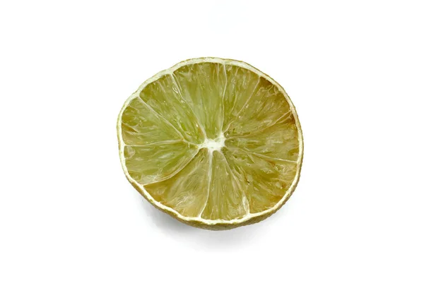 Pezzo Limone Verde Completamente Secco Isolato Bianco — Foto Stock