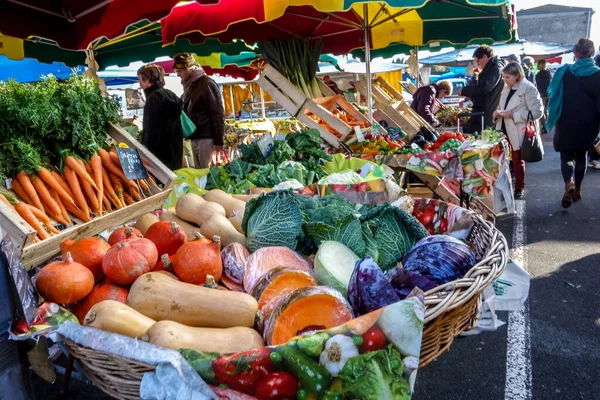 Бордо Франция Декабря 2015 Воскресный Общественный Рынок Производители Фермеры Приносят — стоковое фото