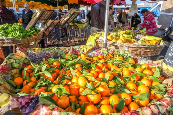 Bordeaux Francja Grudnia 2015 Niedzielny Rynek Publiczny Producenci Rolnicy Wprowadzają — Zdjęcie stockowe