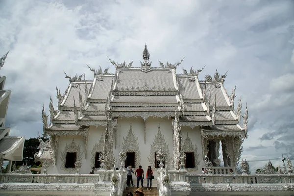 Chiang Rai, Thailand - August 09, 2017 : Beautiful view of The White Temple Wat Rong Khun in Thailand — Stock Photo, Image