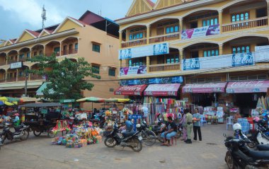 SIEM REAP, CAMBODIA, August 14, 2015 : Animated street market in Siem Reap, Cambodia.