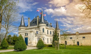 Chateau Palmer, Margaux, Fransa Bordeaux şarabının çok popüler ve ünlü şaraphanesi. Margaux şarapları ilk 10 'da 2 numaradır..