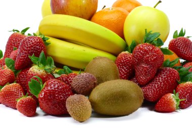 Vitamin açısından zengin taze meyve koleksiyonu: muz, çilek, elma, mandalina, kivi, litchi,