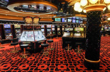 Atina, Yunanistan, 18 Temmuz 2014 - Yolcu gemisi Msc Fantasia 'daki kumarhane oyun odası