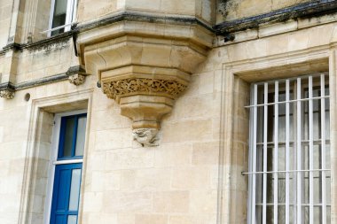 Fransa 'daki antik tarihi şato ya da şatonun mimari detayları - heykel ve süsleme