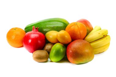 Meyve koleksiyonu: nar, portakal, minyatür mango, muz, kivi, payapa, beyaz arka planda izole edilmiş sarı mango