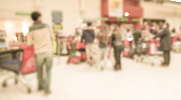 Абстрактний Розмитий Фон Люди Купують Супермаркеті Клієнти Чекають Своїми Візками — стокове фото