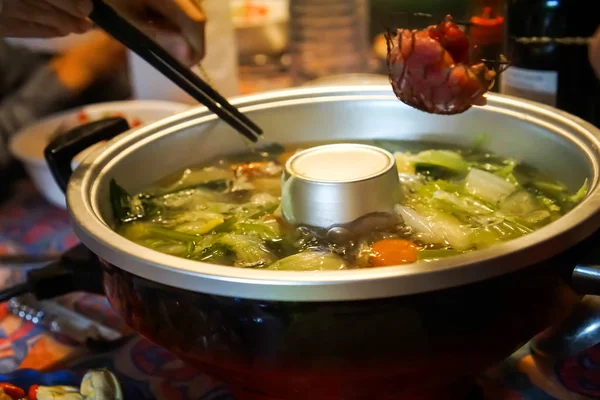 Friends Enjoying Vietnamese Fondue Seafood Beef Chicken Pork Hot Pot — Stock Photo, Image