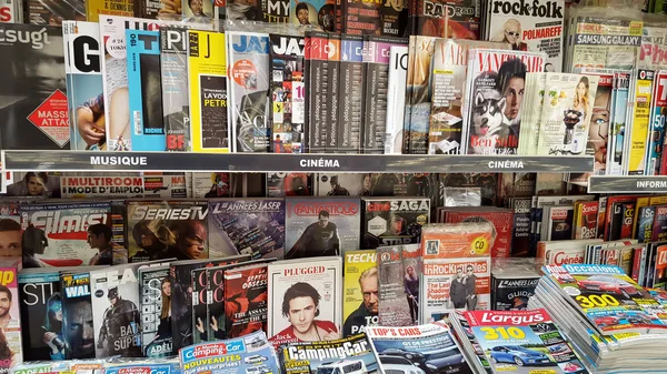 Bordeaux France March 2016 Popular French Magazines French Language Display — 스톡 사진