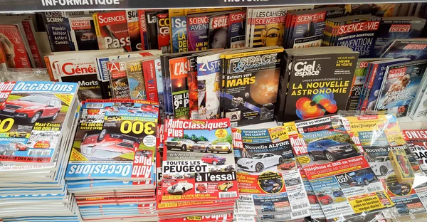 Bordeaux France March 2016 Popular French Magazines French Language Display — 스톡 사진