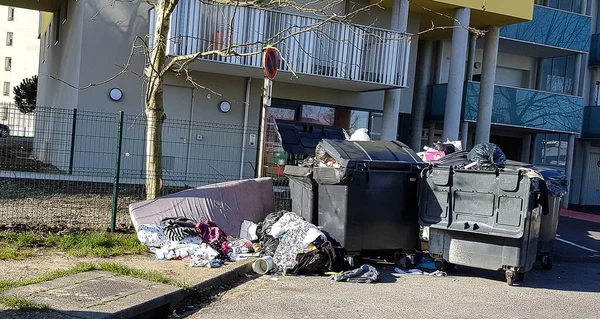 Coluna Resíduos Transbordando Lixeiras Públicas Durante Greve Dos Catadores — Fotografia de Stock