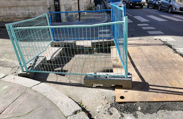 Barreira de protecção e segurança num estaleiro — Fotografia de Stock