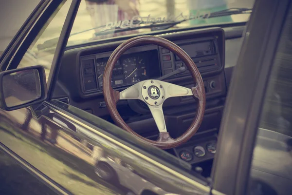 Antique car steering wheel — Stock Photo, Image