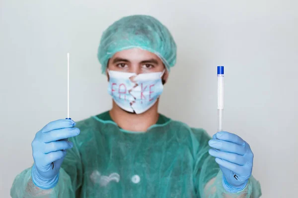 Doktor koronavirüs için yanlış test yapıyor.