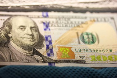 Ayna ve para, Amerikan doları..