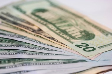 Ayna ve para, Amerikan doları..