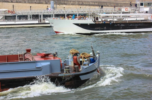 Wanderboot Mit Menschen Bord Auf Der Seine Paris Sommerurlaub Europa — Stockfoto