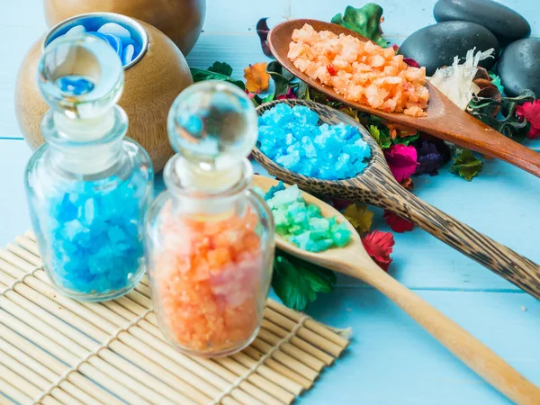 Aksesuarları spa sağlıklı cilt için fırçalayın