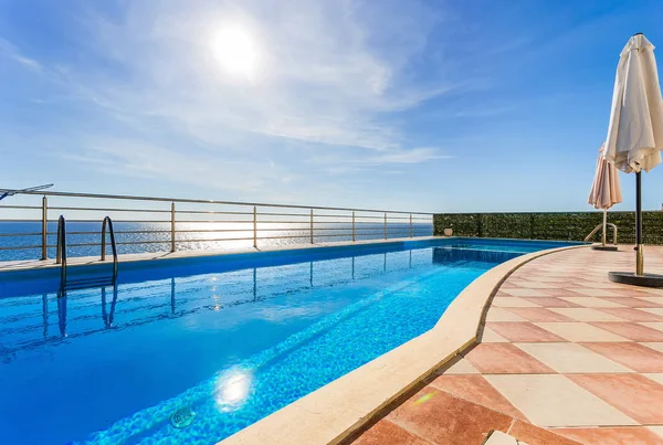 Bir modern Bizanslılar villada Seaview Havuzu 