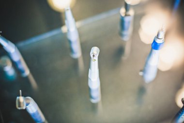 Bulanık arka plan ile diş ekipman