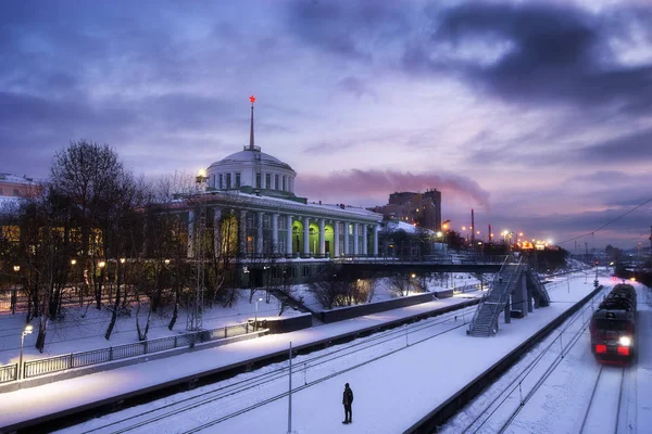 12.05.2019 Rússia, Murmansk. Vista da estação ferroviária de Murmansk no inverno — Fotografia de Stock