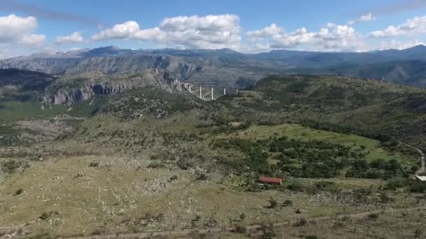 Vue aérienne des montagnes et des routes de montagne, Monténégro — Video