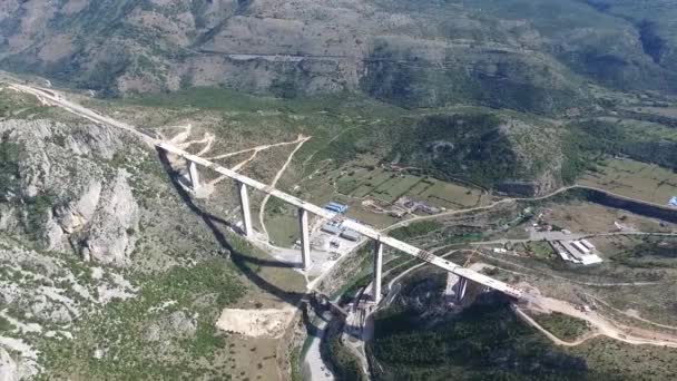 Vue aérienne des montagnes et des routes de montagne, Monténégro — Video