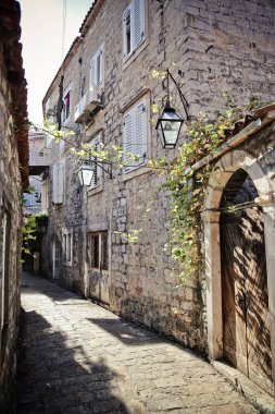 Montana 'daki eski Budva Kasabası Yaz Sokağı.