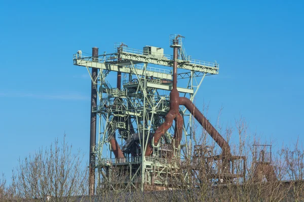 Blick auf den Hochofen eines alten Stahlwerks — Stockfoto