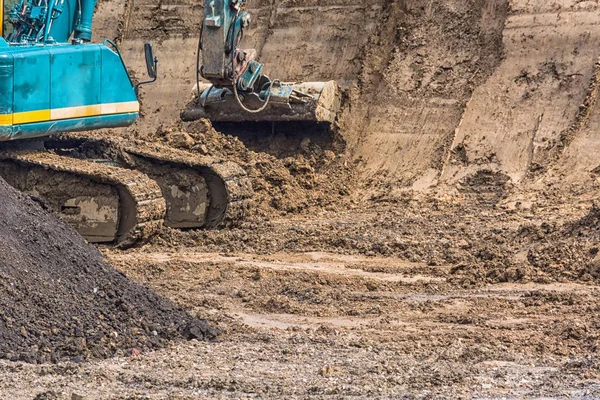 Chain excavator with shovel — Stock Photo, Image