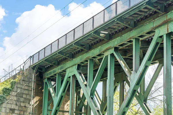 Ponte ferroviario in acciaio — Foto Stock
